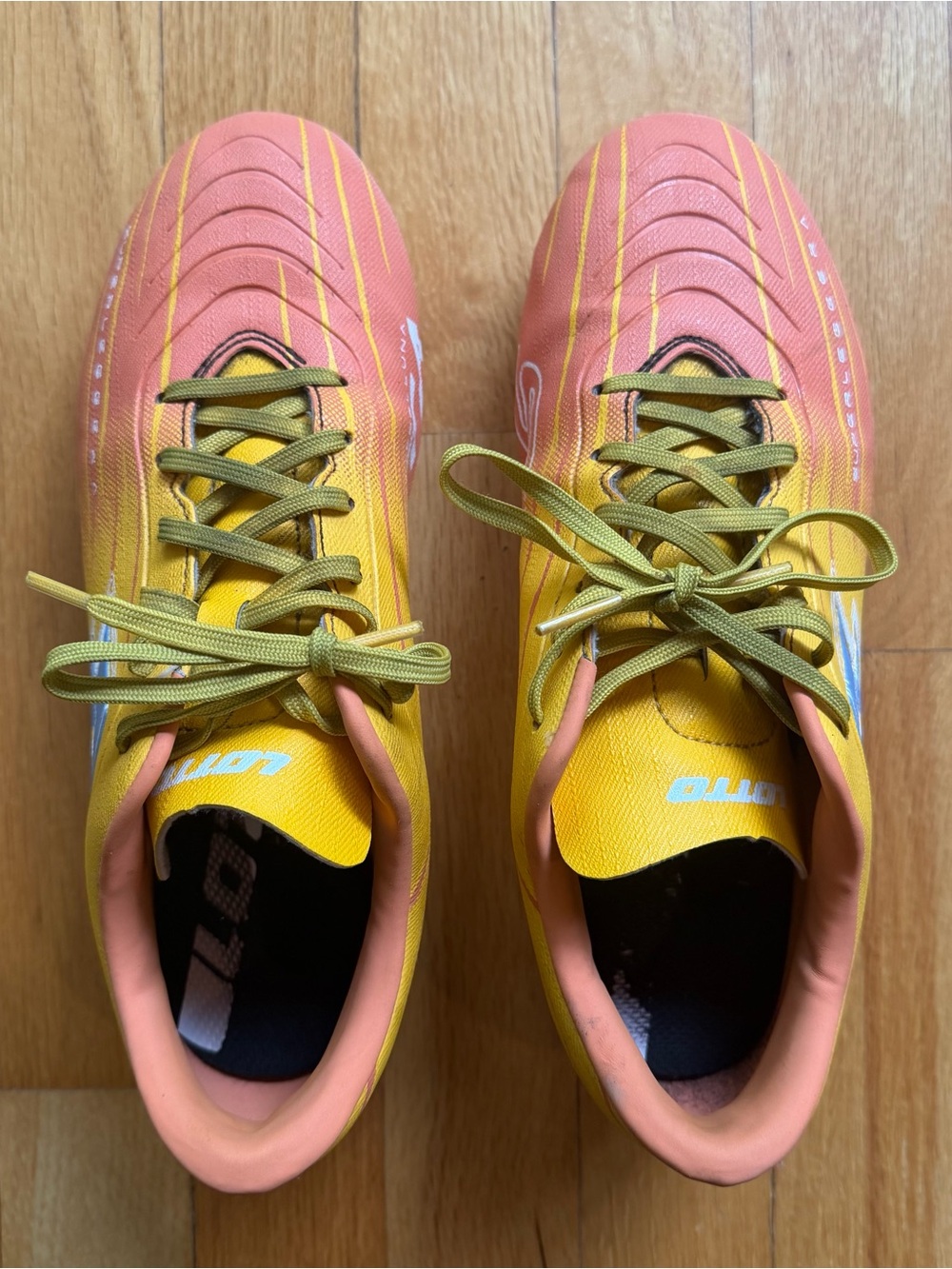 Big Kids Lotto Soccer Cleats Shoes in Orange & Yellow- sz 7